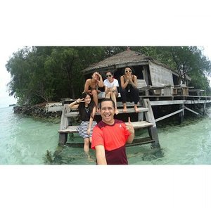 This is our lovely room @ Macan island! 
Tinggal nyebur! Keren yaak <3
#intravelogy #islandrave #Macanisland #pulauMacan #travel #outdoor #Indonesia #wonderfulIndonesia #selfie  #clozetteID @clozetteid #piknik #holiday #beach