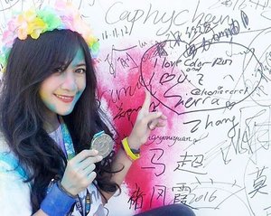 What you learn from love? You'll do all the crazy silly stupid things that you can't explain🙈🙊😄
Yeah never done this before. Writing message of love on the wall like that. Not me 🙈
#thecolorrun #medal #shenzhen #china #love #lesson #silly #stupid #crazy #lovemessage #runforfun #lifestyle #colorrun #run #runner #running #healthy #happy #clozetteid #faceoftheday #beauty #fashion #colorful #trip #travel #traveler #traveller #traveling #travelling #events