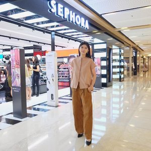 The newest store at Tunjungan Plaza.Congrats @sephoraidn ! 🎉🎉Visit and get their promotions till Nov, 7th 😍.#sephoraidn #sephoratp4 #clozetteid #boxynotes