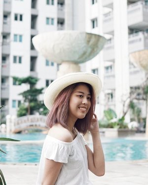 Summer is just around the corner! I'm sooo ready to pull off my kind of #SummerInStyle 😁 • Visit my latest blogpost for a tips how to get rid back acne with @mustikaputeriid 💕
.
.
.
📸: @stephaniewirianti
#mustikaputerixclozetteid #sayonarajerawat #acnetroublemist #clozetteid