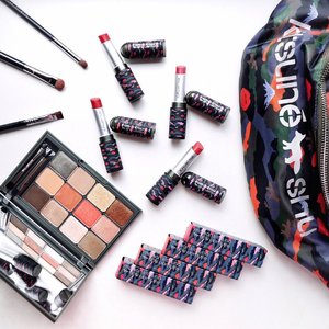 Check out the latest Spring Summer limited edition collection by @shuuemura ❤️ always so beautiful 😍 !! This camo collection is extra adorable with their intricate packaging design which is a beautiful mix of mount Fuji , colours and lipstick marks creating a classic camouflage pattern🥰. Not only they come with this beautiful camo packaging but their products & formula have never failed too ! Will write a whole post on this on steviiewong.com , stay tune for it 😘Hurry check them out 🤗...#Shuuemura #shuuemuraid #flatlay #shotbystevie #style #makeup #shuuemuraxkitsune #mycamostyle #wakeupandmakeup #japan #clozetteid