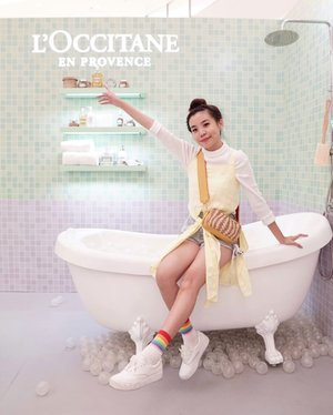 Had a blast at @loccitane_id #Sensorialjourneyid event last Sunday !! There we can try out all the different varieties of L’occitane products and also experience L’occitane en Provence through the different installations! 🥰 thank you #Loccitaneid for having me 🎊 and it was so nice to actually meet some of you in person 🤗 thank you for coming! Hope to see you guys next time ☺️
.
.
.
.
.
.
#collabwithstevie #style #ootd #whatiwear #steviewears #exploretocreate #clozetteid #loccitane #fashion #beauty #skincare #selflove