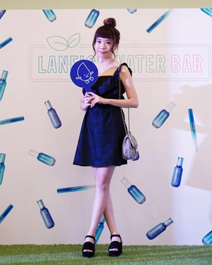 Today attending Meet & Greet with Laneige Brand Ambassador Lee Sung Kyoung at Laneige Water Bar 💦  So happy to see her in person !!! ❤️🤗During this event you can also purchase the new Water Bank products and packages to get the cute Refill Me Bottle. Don’t miss out this Water Bar event till sept 2 at  @centralparkmall ⭐️⭐️⭐️
.
.
.
.
#LaneigeWaterBarJKT #LeeSungKyoungJKT @laneigeid #style #steviewears #laneige #ootd #clozetteid