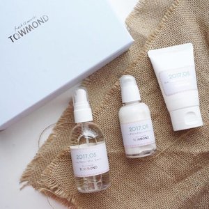 My monthly supply of @towmond_official is here!! Been using their fresh mist toner regularly ❤❤❤ this is surely the freshest skincare products I've used. I still have lots of last month's supply left.. 🙄#Charis #CharisCeleb @charis_official #skincare #towmond ......... ......... #styleblogger #vscocam #beauty #korea  #beautyblogger #fashionpeople #fblogger #blogger #패션모델 #블로거 #스트리트스타일 #스트리트패션 #스트릿패션 #스트릿룩 #스트릿스타일 #패션블로거 #bestoftoday #style l #l4l #ggrep #flatlay #bblogger  #clozetteid