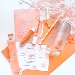 Welcoming the newest shade from @blpbeauty #PeachSoda 🍑 in celebration 🎉 of @sociolla third anniversary!! This shade is exclusively available only at #sociolla (so don’t miss out 🚨 ). Congrats #sociolla on another year of accomplishments, I’m so happy to be part of your journey 🤗 thank you so much for sending me this cute collaboration package 😍 totally adoring the packaging. This new Peach Soda comes in a very fresh peachy (coral) shade, that’ll definitely make one look fresher !! Will show you more on how it look soon~ .
.
#BLPxSociolla #SociollaTurnsThree #collabwithstevie #shotbystevie #flatlay #ggrep #clozetteid