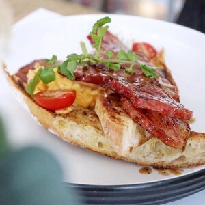 Brunch is always a good idea 🥓🍳🥖Have you had your breakfast or brunch? #stevieculinaryjournal  #LYKEambassador  #jktgo
