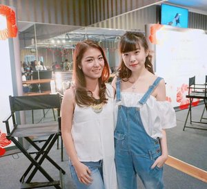 Still from yesterday @furatasse_indonesia and @sociolla event with the pretty @anitamayaa 😘😘❤. Yesterday I learned that the key to a healthy hair is to make sure the scalp is properly taken care off and @furatasse_indonesia has it all covered for you with their scalp treatment range. Get yours www.sociolla.com and don't forget to use my discount code which you can find out on steviiewong.com when you checkout❤
.
.
.
.
.
.
.
. 
#styleblogger #vscocam #beauty #ulzzang  #beautyblogger #ootd #whatiwore #clozetteid #fashionpeople #fblogger #blogger #패션모델 #블로거 #스트리트스타일 #스트리트패션 #스트릿패션 #스트릿룩 #스트릿스타일 #패션블로거 #bestoftoday #style #makeupjunkie #l4l #haircare #makeup #bblogger