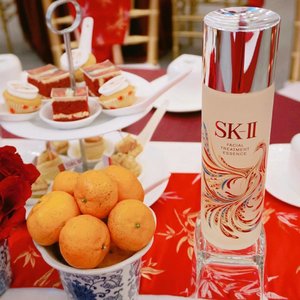 Look at this newest SKII CNY FTE bottle  with colourful Phoenix Suminagashi design. This special limited edition bottle only launch in Asia ❤ so come to Central Park atrium now and get special promo for CNY limited edition set and saves up to 45% only at Mall Central Park atrium CNY event. #SKII #changedestiny #SKIIGifts #SKIICNY_ID #wanitaphoenix #ClozetteID
.
.
.
.
.
.
.
.
. 
#styleblogger #vscocam #beauty #ulzzang  #beautyblogger #fashionpeople #fblogger #blogger #패션모델 #블로거 #스트리트스타일 #스트리트패션 #스트릿패션 #스트릿룩 #스트릿스타일 #패션블로거 #bestoftoday #style #makeupjunkie #l4l #skincare #makeup #outfitinspo