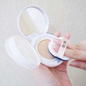 My favourite cushion foundation at the moment! @vovmakeupid if you've missed out my review about it, check this out: http://stevie-wong.blogspot.co.id/2016/10/review-vov-maxmini-cover-cushion.html 💕 .-What is your favorite cushion foundation brand? Share with me in the comments down below. ....-#cushionfoundation #styleblogger #clozetteid  #vov #makeup #vscocam #fashionblogger #beauty #beautyblogger #fashionpeople #fblogger #blogger #패션모델 #블로거 #스트리트스타일 #스트리트패션 #스트릿패션 #스트릿룩 #스트릿스타일 #패션블로거 #style #koreanmakeup #makeupjunkie #l4l #korea
