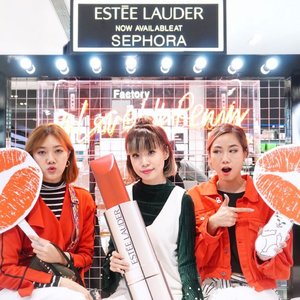 🐹🐶🐴 #GirlGang in your area!! We're so ready for 🎄🎅🏻even months before it.. May the warmth and Joy of Christmas be with all of us all year round!! Cherish little things cause they're priceless! ..Today at @esteelauder x @sephoraidn #LoveLipRemix ❤️ now all @esteelauder products are available at @sephoraidn #sephoraidn #SteviexSephoraIDN #EsteeID #EsteeGirl
