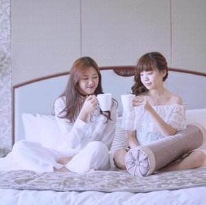 Enjoying our cup of tea on bed 🍃💛 Two weeks ago I had a pleasant staycation at @shangrilajkt with my baes! It was indeed one of the most memorable weekend I ever had, crazy hectic week but super fun!! Lastly thank you @makeupplus_id @makeupplusapp for this 🎁🎊I'm missing the long chit chat over lays and doritos🔥 let's plan on a next one soon? 😉 #happiness #grateful .
.
.
.
.
.
.
.
.
.
.
.
.
.
.
.
.
.
. 
#styleblogger #vscocam #beauty #ulzzang  #beautyblogger #fashionpeople #fblogger #blogger #패션모델 #블로거 #스트리트스타일 #스트리트패션 #스트릿패션 #스트릿룩 #스트릿스타일 #패션블로거 #bestoftoday #style #staycation #l4l #ggrep #ootd  #friends #bblogger #girls #clozetteid #smile