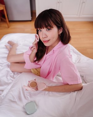 Welcoming the newest Neo cushions by @laneigeid , they come with 2 types of finishes matte & dewy. Grab yours at the neareat Laneige boutique stores or through their chat & shop service 🛍 Personally I’m a big fan of their dewy cushion, it makes my skin complexion look so much more even and dewy looking skin with a healthy glow. I’m using their no.21 #laneige #laneigeid #cushion #smile #love #exploretocreate #clozetteid #beauty #makeup #wakeupandmakeup #collabwithstevie
