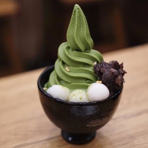 Matcha ice-cream 🍦🍃 can’t wait to try the authentic one in 🎌 soon !! .....#clozetteid #exploretocreate #stevieculinaryjournal #jktgo #ggrep #japan #matcha #ogura #yummy #icecream