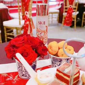Look at this newest SKII CNY FTE bottle  with colourful Phoenix Suminagashi design. This special limited edition bottle only launch in Asia ❤ so come to Central Park atrium from 18-22 Jan and get special promo for CNY limited edition set and saves up to 45% only at @centralparkmall Atrium CNY event. #SKII #changedestiny #SKIIGifts #SKIICNY_ID #wanitaphoenix #ClozetteID......... #styleblogger #vscocam #beauty #ulzzang  #beautyblogger #fashionpeople #fblogger #blogger #패션모델 #블로거 #스트리트스타일 #스트리트패션 #스트릿패션 #스트릿룩 #스트릿스타일 #패션블로거 #bestoftoday #style #makeupjunkie #l4l #skincare #makeup #outfitinspo