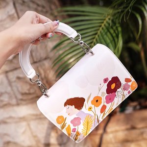 So in love with this new collection from @charleskeithofficial x @oamul 💕🌸 a very unique and fresh illustration on a beautiful white canvas of this mini sling bag :)Which can easily be styled with lots of different style for a versatile look ❤️ catch this special limited edition collection available now on both #CharlesKeith_ID online and offline stores 🥰
.
.
.
.
.
#style #steviewears #collabwithstevie #fashion #whatiwore #fashion #clozetteid #oamullu #bag #love