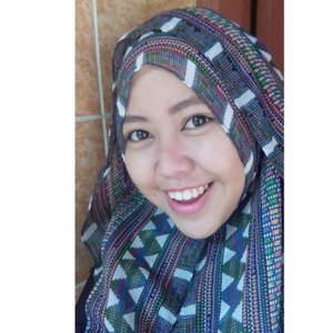 Hi! This's me Finna Octyana..untuk sehari hari aku lebih suka menggunakan hijab simple dan makeup natural #ClozetteID#GoDiscover#ItsSoYou
