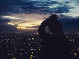 City of stars...🌟...#clozetteid #beautynesiamember #lykeambassador #lagirlcosmetics #views #sunset #butthatsunsettho #cityofstars #jakarta #citylights #potd #fff #lfl