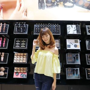 at @absolutenewyork_id Grand Opening 1st Flasgship Store in Indonesia at Grand Indonesia Mall. 
Thanks for having me 💖.
The product was so affordable and im in love with all the lip and liquid shadow shade 💖 I will review the product real soon !
-
#clozetteid #absoluteid #absolutenewyork #blogger #styleblogger #beautyvlogger #beautyblogger #ootd #potd #loveyourself