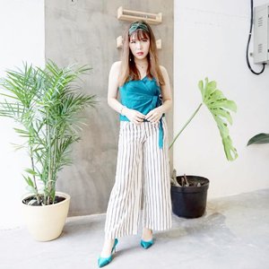 Touch of teal. Nothing could defeat stripes culotte when you feel like wearing pants but you have petite body and still want to look tall 😊. Have a blessed Sunday!
-
#ootd #fashion #summeroutfit #fashionblogger #ClozetteID
