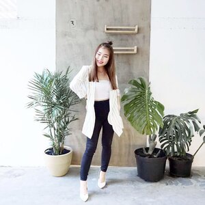 Minimalist for the weekend 😉. Anyway, have you joined my latest #giveaway ? Make sure to check my recent posts ✌️.
-
Snapped by cutie @deuxcarls 😘❤️.
#ootd #fashion #ClozetteID