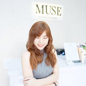 [Swipe for more] Super delighted with my new hair color perfectly done by @muse.hairsalon . Using only high quality hair color products plus the pleasant service done by the team, I am totally love the result! Started from IDR 350K only, you can achieve your dream hair color. Simply check @muse.hairsalon and drop them message.-Hello there my dream ginger hair! 🤓❤️.-#haircolor #copper #gingerhair #collaboratewithcflo #ClozetteID
