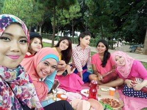 #BEARBRAND kebiasaan memyambut bulan Ramadhan biasanya berkumpul bersama keluarga, teman atau saudara istilahnya cucurakan 😜indahnya moment kebersamaan 😘
#beauty #blogger #beautyblogger #potd #clozetteid #bestoftheday #makeup #motd #colourfull #girls #indonesianfemaleblogger #indonesianbeautyblogger #beautybloggerid