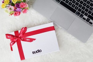 Beautiful surprise from @sudiosweden as you all know Sudio from Sweden, which design premium earphones with studio quality sound.
.
Can you guess what I got ? I will post on the next pic also with my reviews 😊
.
If you wanna have this one maybe for you or as a gift you can get 30% discount on your purchases with discount code "Kania" 😘
.

#SudioSweden #SudioMoments #Sudio #blogger #like4like #lifestyleblogger #lifestyle #potd #bestoftheday #clozetteid #bloggerindonesia #bloggerid #indonesianblogger