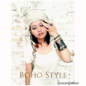 I try to style Bohemian
#bohostyle #bohemian #OOTD #ClozetteId #white #feather