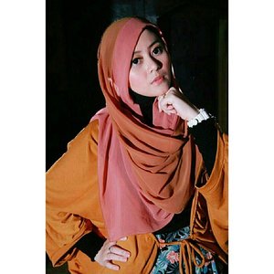 Beauty is not in the face,beauty is a light in the heart *Kahil Gibran #ScarfMagz #clozetteID #HOTD #tazkyaphotocontest