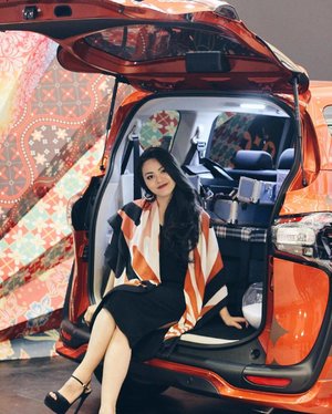 Chillin' in the back cabin of Toyota All New Sienta at #PopUpPlayGround #IFW2017 JCC Senayan. If you're around, don't forget to visit them and show off your OOTD #OrangeOfTheDay to win vouchers worth millions of Rupiah!
Kindly do check out my girls' post 
@steviiewong 
@cclaracr 
@bitterswag 
@delagatha 
#Beautynesia #BeautynesiaXToyota #BeautynesiaMember