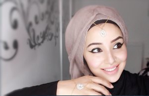 All to one side Hijab Tutorial ft. headscarf from Eastern Influence |by fatihasWORLD - YouTube#HijabStyleOvalFaceINSPIRATION