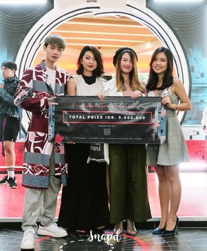 Thank you for choosing me! I have never expected that i won🙈💕 You guys are incredible judges and my inspiration @luckyoetama @lorenlilmoi @titantyra 💕💕💕 . Thank you to @wtfmarketid for the opportunity! Till we meet again ♥️
•
•
•
•
•📸: @snapd.id •
•
•
•
•
•
#clozetteID #fashionblogger #potd #ootd #medanbeautygram #l4l #veronycastylediaries #lookbookindonesia #ootdindo #followforfollow #blogger #likeforlike #vsco #vscocam #wiwt #outfitinspo #ootdmagazine #indonesia #photography #fblogger #fashionstyle #indofashionpeople #streetstyle #styleblogger #ggrepstyle #streetstyle #ggrep