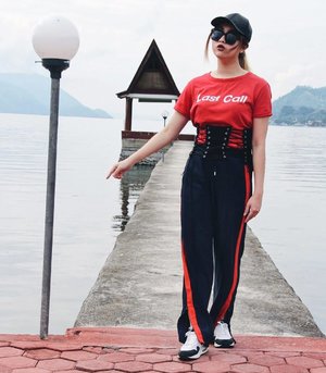 No matter what you do good or bad, people will judge you // Red line is now up on the blog < verockstar.blogspot.com > •
•@lookbookindonesia
•
•@ootdindo
•
•@gogirlmagzstyle
•
•
•
•
•
•
•
•
•
•
#clozetteID #fashionblogger #potd #ootd #medanbeautygram #l4l #veronycastylediaries #veronycatraveldiaries #lookbookindonesia #ootdindo #followforfollow #blogger #likeforlike #vsco #vscocam #wiwt #outfitinspo #ootdmagazine #indonesia #photography #fblogger #fashionstyle #indofashionpeople #streetstyle #styleblogger #ggrepstyle