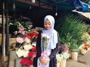 Jadilah seperti bunga yang memberikan keharuman bahkan kepada tangan yang telah menghancurkannya. -Ali bin Abi Thalib 
.
.
By the way, my name is Zahra in Arabic Language means flower. 