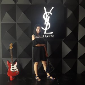 Another post from #yslbeautyhotel #yslbeautyhotelid .
.
I will post other photos about this hyped event soon! Just a few hours till this hotel closed, make sure to go there before it's too late!
.
.
#yslbeautyid #yslbeauty #motd #ootd #luxury #installation #tampilcantik #beauty #blogger #instablog #beautybloggerindonesia #bloggirlsid #indoblogger #Clozetteid