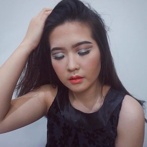 I know I'm still learning // First Cut Crease Makeup Look [1/2]. Still not perfect though 🙏🏻 #ibv_sfx #indobeautygram #beautyblogger #beautybloggerindonesia #beautybloggerid #beautyvloggerindonesia #beautyvloggerid #beauty #clozetteID