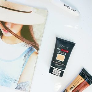 Rise and shine ⛅May your day be as flawless as your foundation match your skin.See the details on bit.ly/flormar-mat-velvet 🙃#Beautiesquad #makeuphaul #makeupjunkie#blog #blogging #blogger #dailylife #dailymakeup #beautyproduct #beautyreview #igdaily #beautyblogger #like4like #bloggerindo #bloggerswanted #bloggerstyle #bloggerlife #bloggerlifestyle #indobeautygram #beautybloggerindonesia #bloggerlife #bloggerindonesia #clozetteid  #makeupobsessed#feature_my_makeup_art
