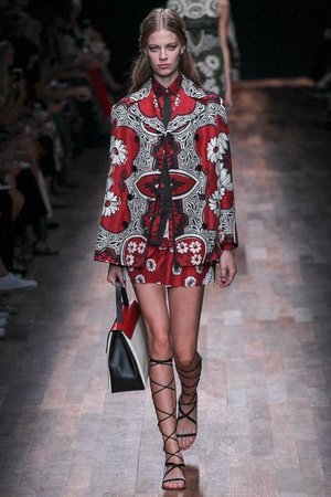 Valentino Spring 2015 Ready-to-Wear - Collection