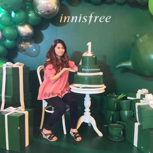 Happu 1st anniversary Innisfree 🎉
•
•
•
#innisfree #innisfreeindonesia #happyanniversary #greenteaseedserum #3secondserum #beautyblogger #blogger #clozetteid
