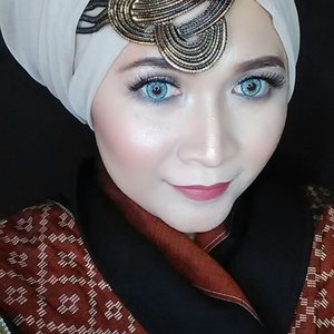 #clozetteid #rockyourethnicstyle #makeupbyedelyne #hijabbyedelyne #indonesianbeautyblogger #mua #muaindonesia #ethnic #ulos #hijabstyle #hijab #hijabinstyle #hijabIndonesia #hijaboftheday #hijabfashion