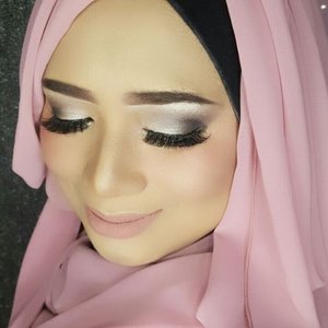 Makeup for @angeliaanggie
Foundation : Sephora air brush foundation from @sephora @sephoraidn

#makeupbyedelyne 
#hijabbyedelyne 
#makeup
#clozetteid
#starclozetter