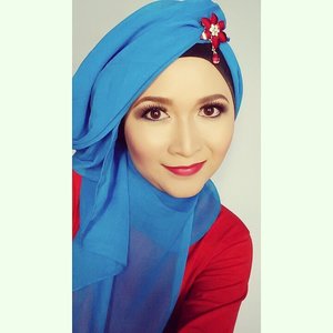 Watch my "Tutorial makeup and Hijab : Party Look" on YouTube
Tutorial makeup and Hijab : Party Look: http://youtu.be/lSACX7VrDC0 #makeupbyedelyne #hijabbyedelyne #riasmuslimah #hijabers #videotutorial #hijabtutorial #indonesianbeautyblogger #clozetteid #tutorial #mua #makeup