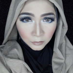 Morning 😘😘😘😘 #makeupbyedelyne #makeupartistindonesia #muabandung #muagarut #instamakeup #makeupoftheday #starclozetter #clozetteid #wakeupandmakeup #hijabstyleindonesia