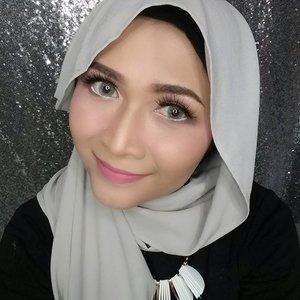 Tutorial makeup dan hijab Ramadhan seperti ini ,sudah up ya di YouTube channel aku, monggo mampir, link ada di bio, jangan lupa like ,komen, subscribe 😘😘😘 #makeupramadhan
#makeupbyedelyne 
#makeuptutorial
#makeupdanhijab 
#atomcarbonblogger 
#starclozetter 
#clozetteid
#hijabstyle 
#hijab