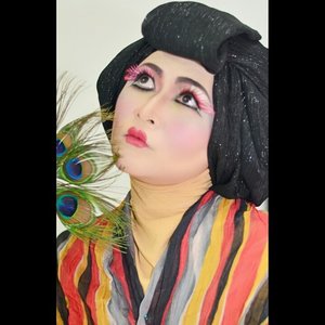My Geisha's makeup look #makeupbyedelyne #hijabbyedelyne #hijabphotography #hijabstyle #hijab #riasmuslimah #muaindonesia #mua #clozetteid #makeup #hijabellamagazine #hijabmodern #ootd #japan #geisha #anastasiabeverlyhills #instabeauty
