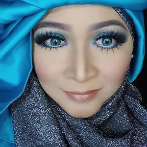 I'm using the blue eyeshadow from Trivia Eyeshadow -  Magical Fairy Tale from @makeoverid

#catchyourblues #makeoverxsuhay #makeupbyedelyne #makeup #makeover #starclozetter #clozetteid