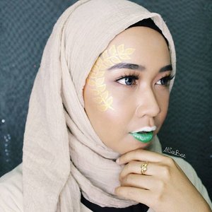 Terinspirasi dari lambang tiap sila di Pancasila.

Sila Kelima : Keadilan sosial bagi seluruh rakyat Indonesia.
Dilambangkan dengan padi dan kapas.

#day16 #100daysofmakeupchallenge #allseebee #clozetteid #makeup #hijab #fotd #motd #pancasila