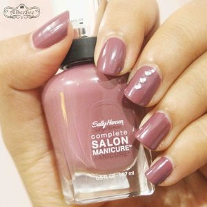 When in the mood for a littke dark nail color but not relly over the top, I would like to chose this Sally Hansen Complete Manicure in Plums the Word
#Clozette #ClozetteID #nails #nailpolish #sallyhansen