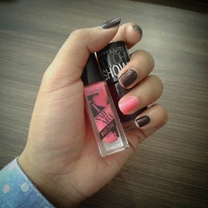 Balancing the gorgeous @maybellineina Color Show Wine & Dine with the playfull @sallyhansen_id I ♥ Nail Art Neon Pink Punch for today.#notd #nailpolish #nail #maybelline #sallyhansen #clozette #clozetteid
