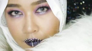 Glam Look : Royal Studded Makeup adalah hasil interpretasiku tentang makeup 'glam look lips on point' untuk ikutan kompetisi makeup yang diadakan oleh @bloggerceriaid dan @wnwcosmetics

Tonton video lengkapnya di Youtube channelku yaa~

https://youtu.be/yw7PsJrZ8c0

Wish me luck! 💕

#BloggerCeriaXWetNWildIndonesia #wetnwildxbloggerceria #wetnwild #bloggerceria #indonesianbeautyblogger #indonesianbeautyvlogger #indobeautygram #ivgbeauty #tutorial #makeup #allseebee #clozetteid